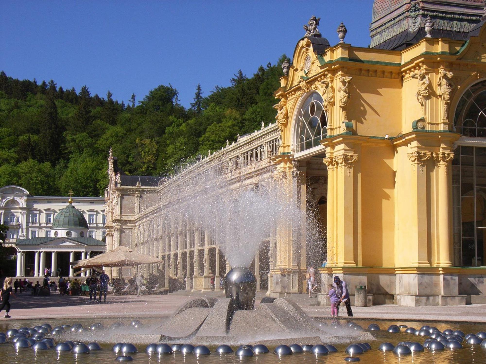 Hotel Maxim Mariánské Lázně Dış mekan fotoğraf